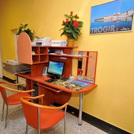 Apartmani Trogir Апартаменты