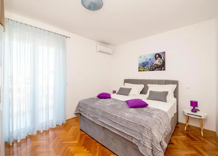 Apartmani Trogir شقة *