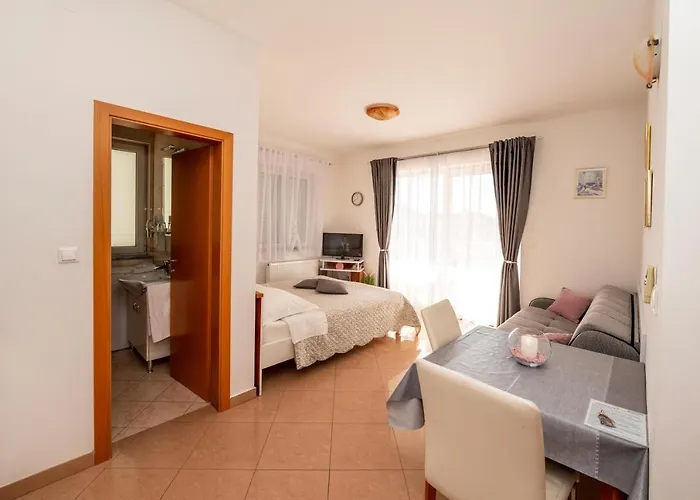 Apartmani Trogir شقة تروغير