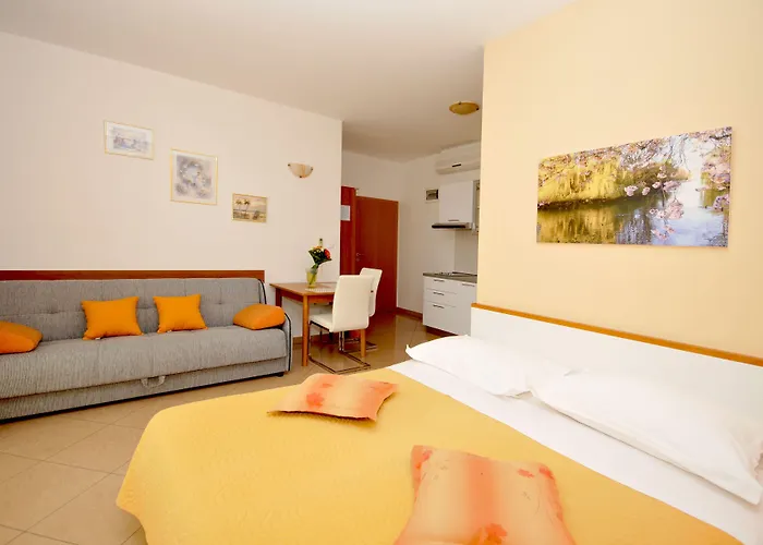 Apartmani Trogir * تروغير