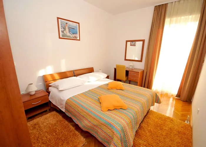 Apartmani Trogir شقة تروغير