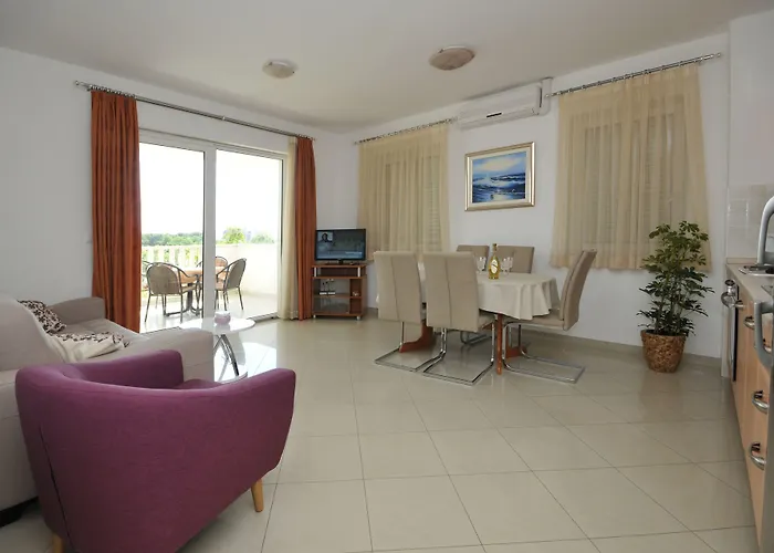 Apartmani Trogir شقة *