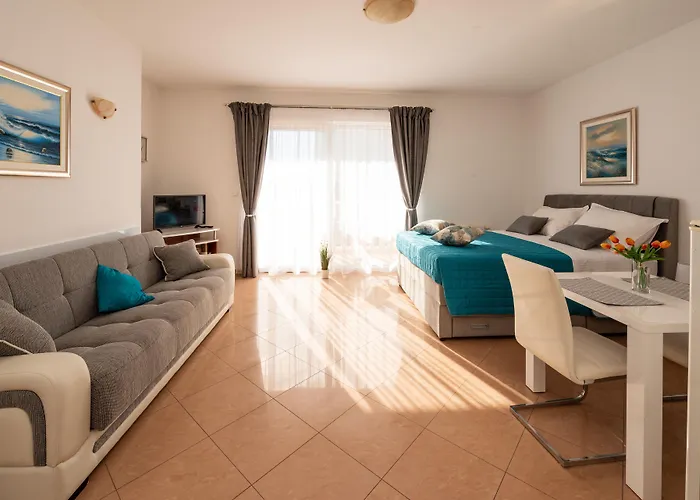 Apartmani Trogir * تروغير