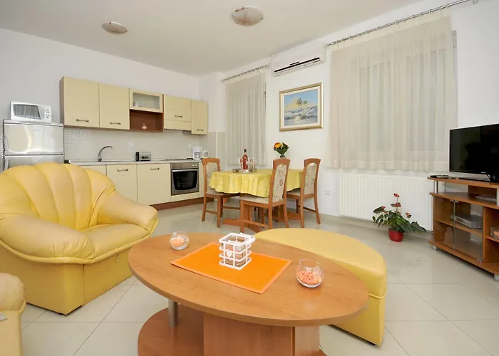 Apartmani Trogir شقة *