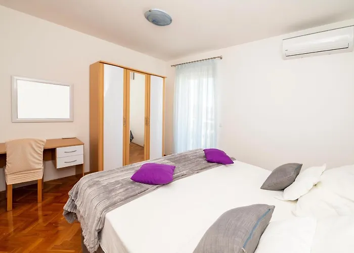 Apartmani Trogir * Трогір