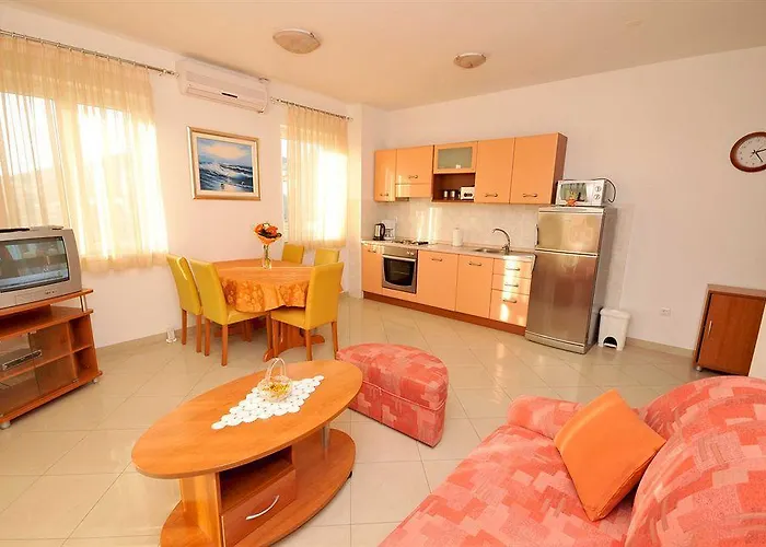 Апартаменти Apartmani Trogir *