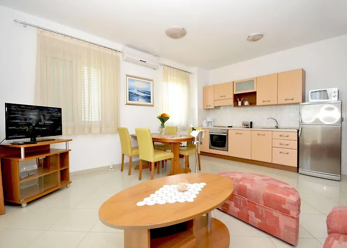 Apartmani Trogir Апартаменти