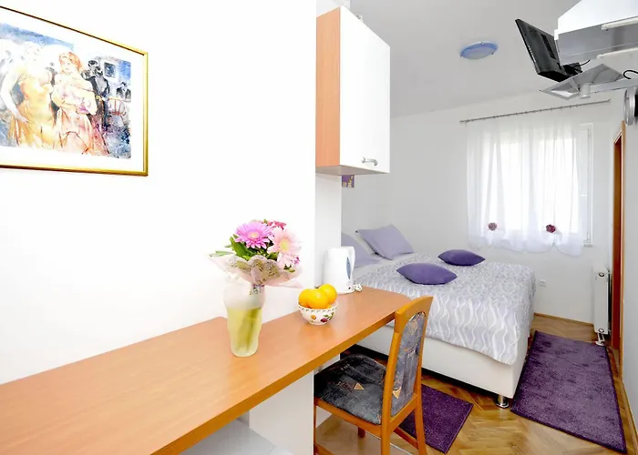 Апартаменти Apartmani Trogir *