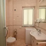 托里吉尔公寓酒店 *