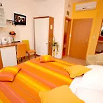 托里吉尔公寓酒店 特罗吉尔