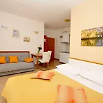 托里吉尔公寓酒店 * 特罗吉尔
