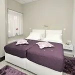 托里吉尔公寓酒店 * 特罗吉尔